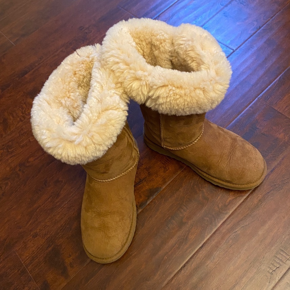 UGG Bailey Button Triplet Tall Boots Chestnut Size 5 - Picture 6 of 16